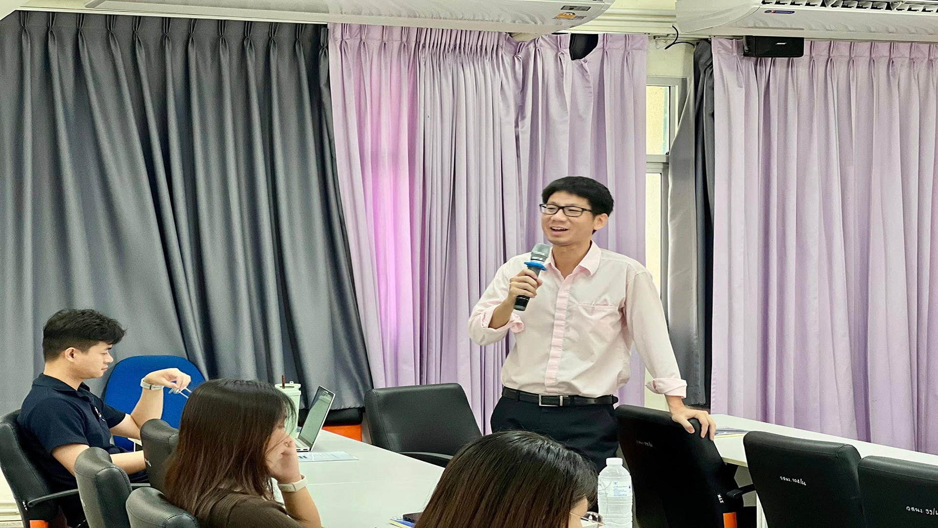 สาธิตการใช้งานเครื่องมือ QIAGEN สำหรับงาน Molecular Analysis”